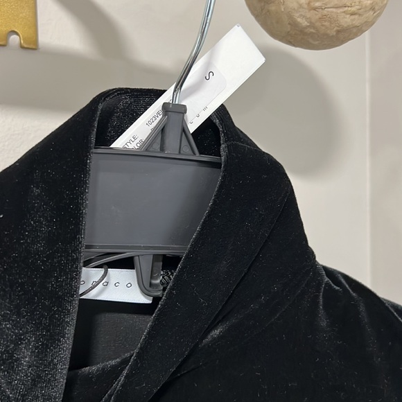 Susana Monaco LONG SLEEVE MOCK NECK STRETCH VELVET MINIDRESS IN BLACK - Picture 6 of 9